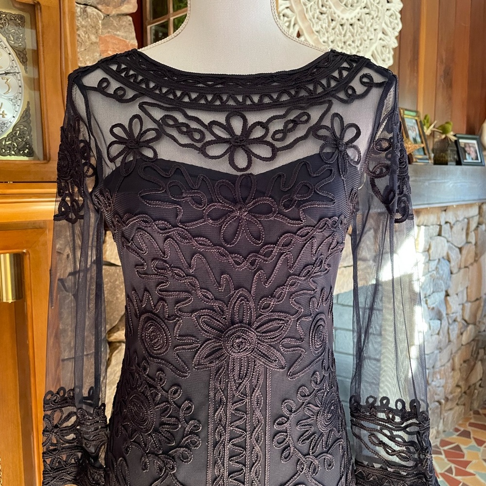 JS Boutique Long Sleeve Illusion Gown Sz 8 Navy Blue